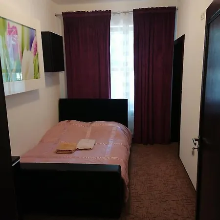 Apartament D-4 *